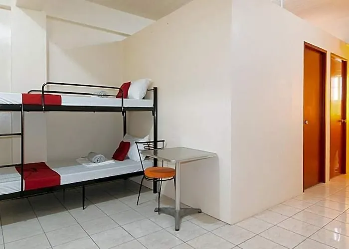 فندق Reddoorz @ Caberto Mansion De Condotel مانيلا