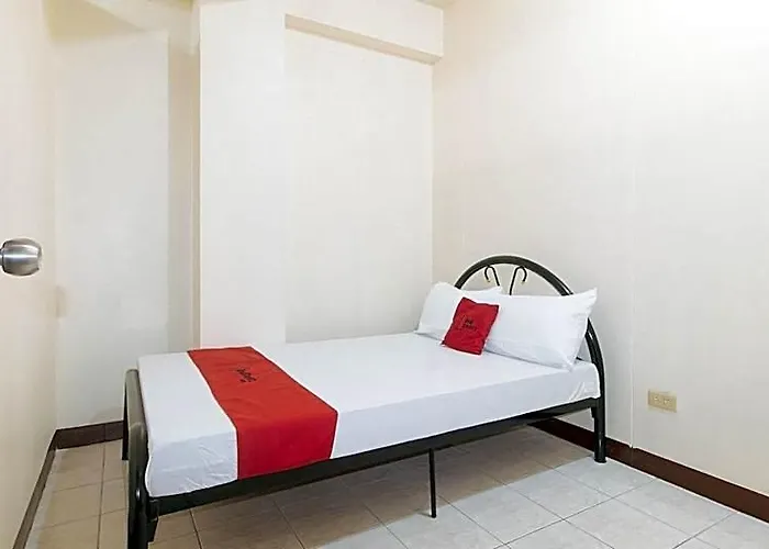 Reddoorz @ Caberto Mansion De Condotel *