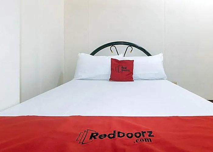 Reddoorz @ Caberto Mansion De Condotel فندق مانيلا