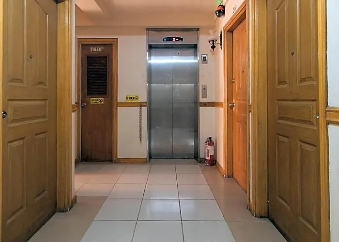Reddoorz @ Caberto Mansion De Condotel