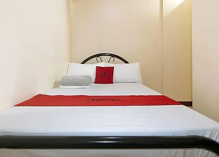 Reddoorz @ Caberto Mansion De Condotel فندق *