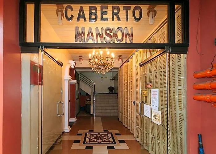 Reddoorz @ Caberto Mansion De Condotel فندق *