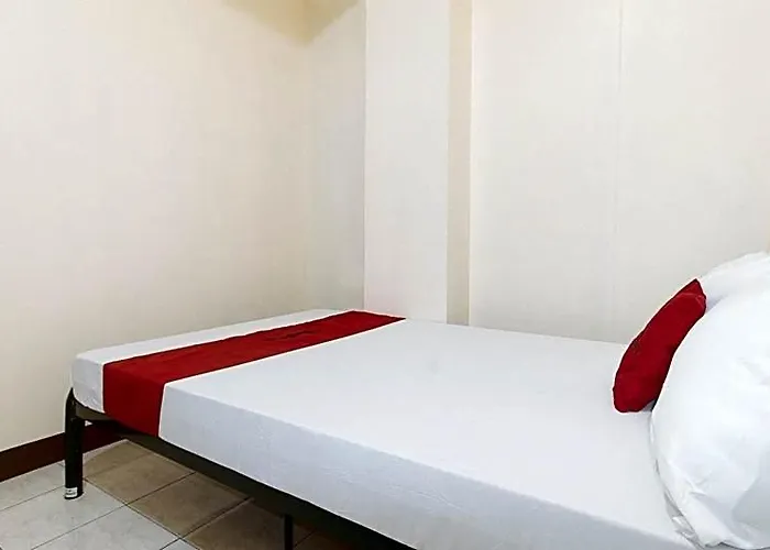 Reddoorz @ Caberto Mansion De Condotel