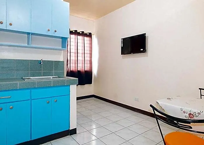 Reddoorz @ Caberto Mansion De Condotel فندق *