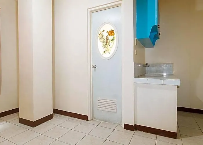 Reddoorz @ Caberto Mansion De Condotel مانيلا