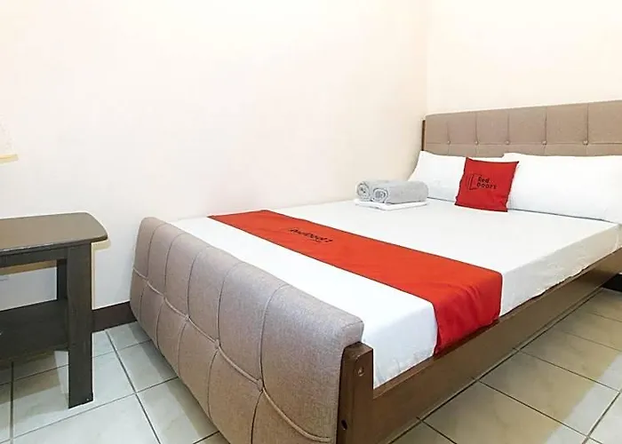 Reddoorz @ Caberto Mansion De Condotel *