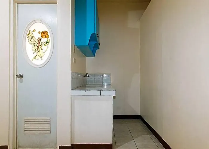Reddoorz @ Caberto Mansion De Condotel مانيلا